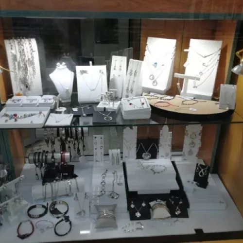 Detalles de joyería en Parla